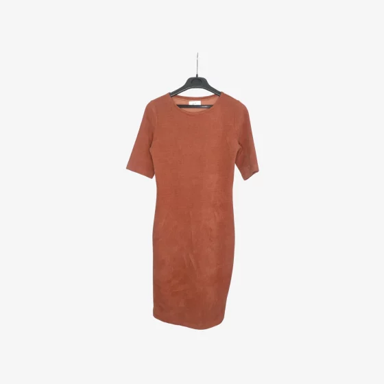 solerio-dresses-short-sleeve-winter-fustian-clay-orange-front-view